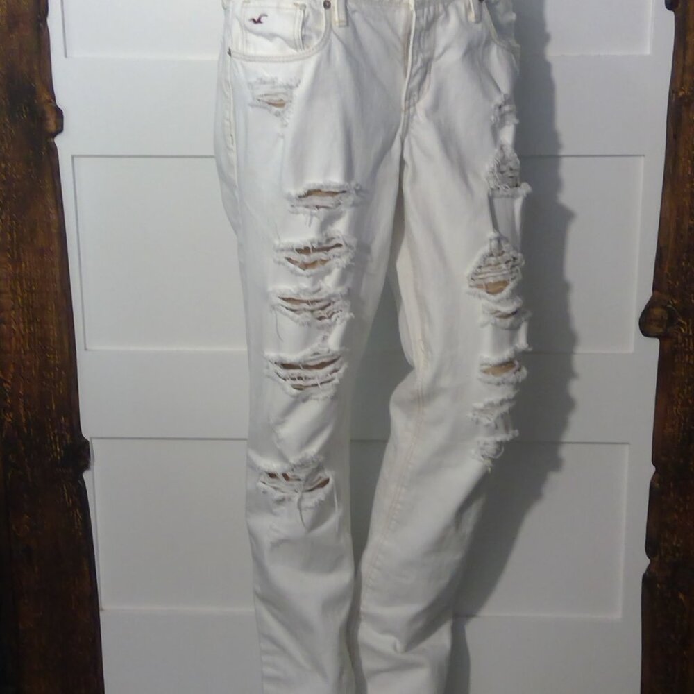 Hollister Women's White Ripped Jeans (Size 11R)